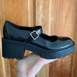 SOLD - 90s-style Platform Mary Janes